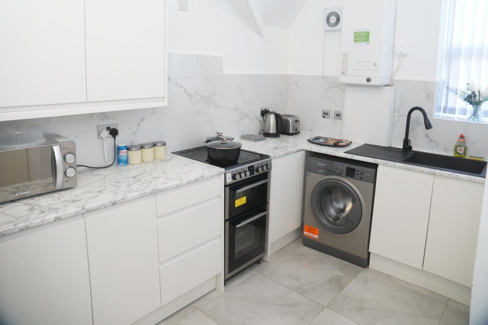 Affordably Elegant Close To Coop Live, Etihad Stadium And Centre Apartment