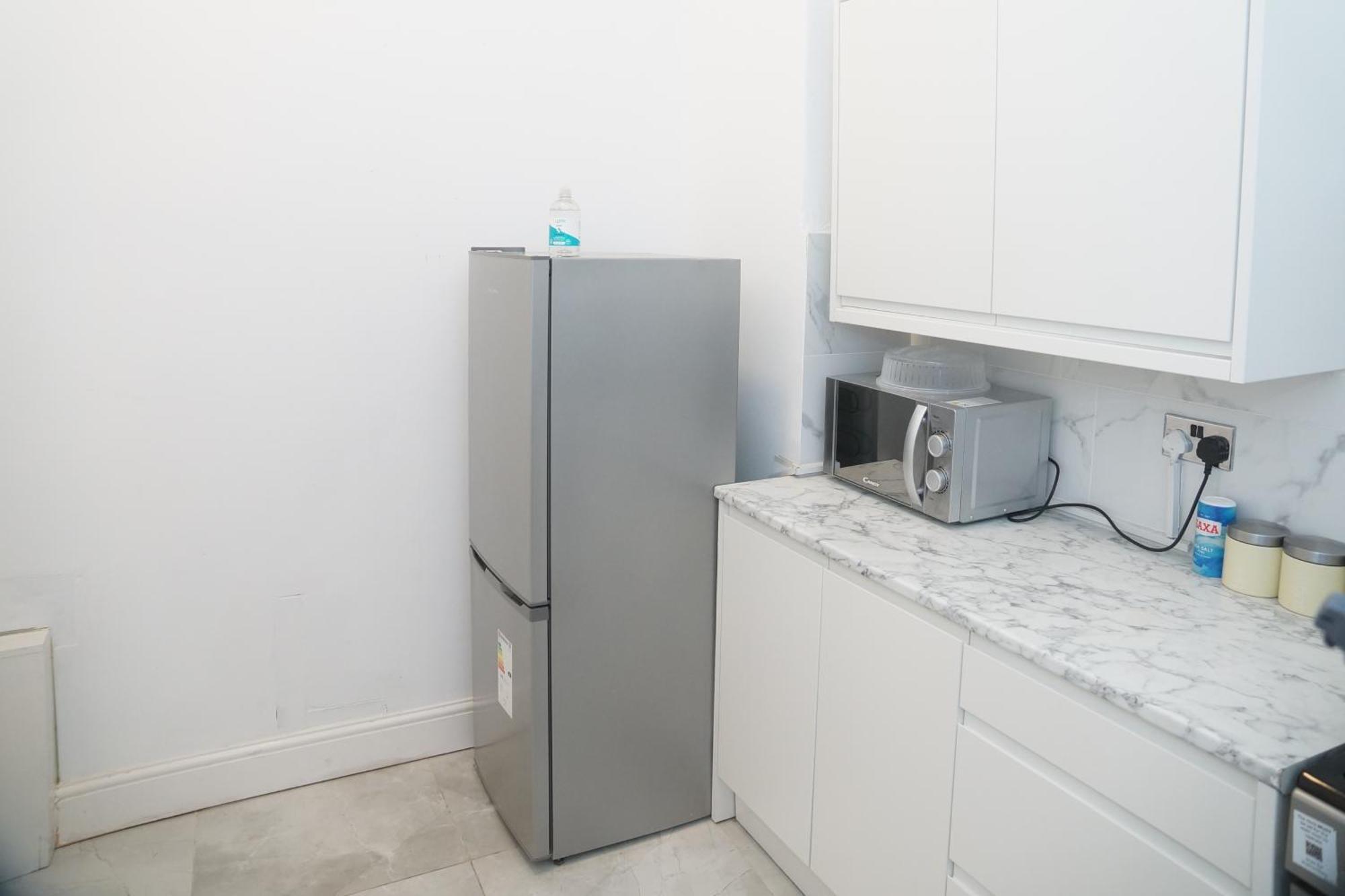 Affordably Elegant Close To Coop Live, Etihad Stadium And Centre *