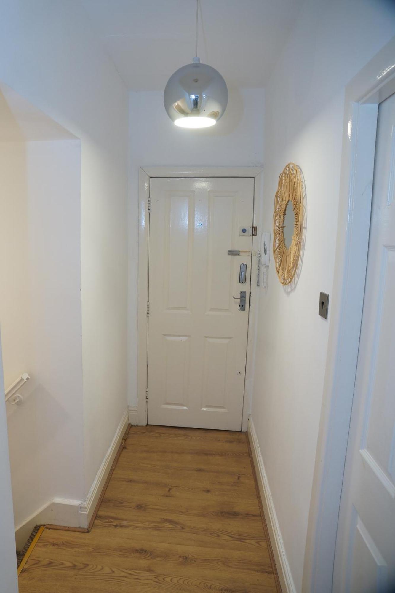 Affordably Elegant Close To Coop Live, Etihad Stadium And Centre Apartment